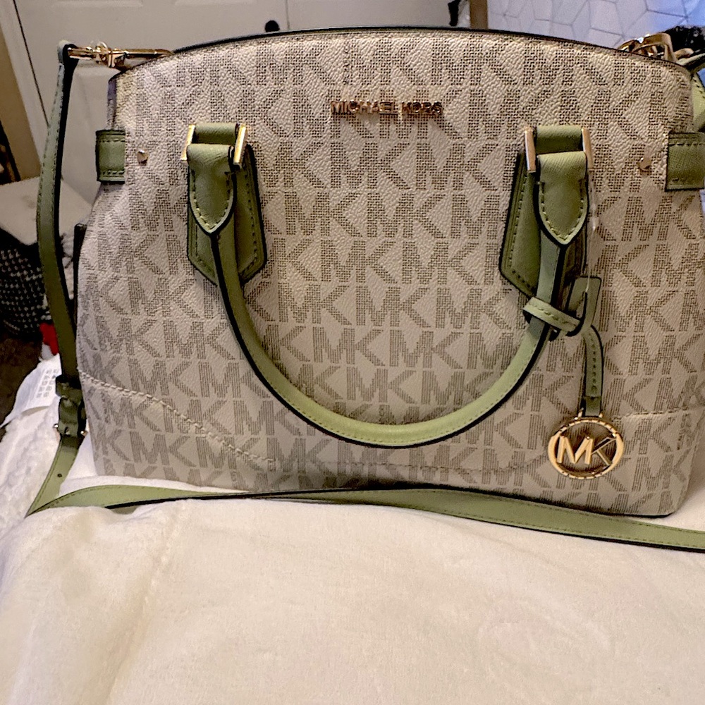 M Kors